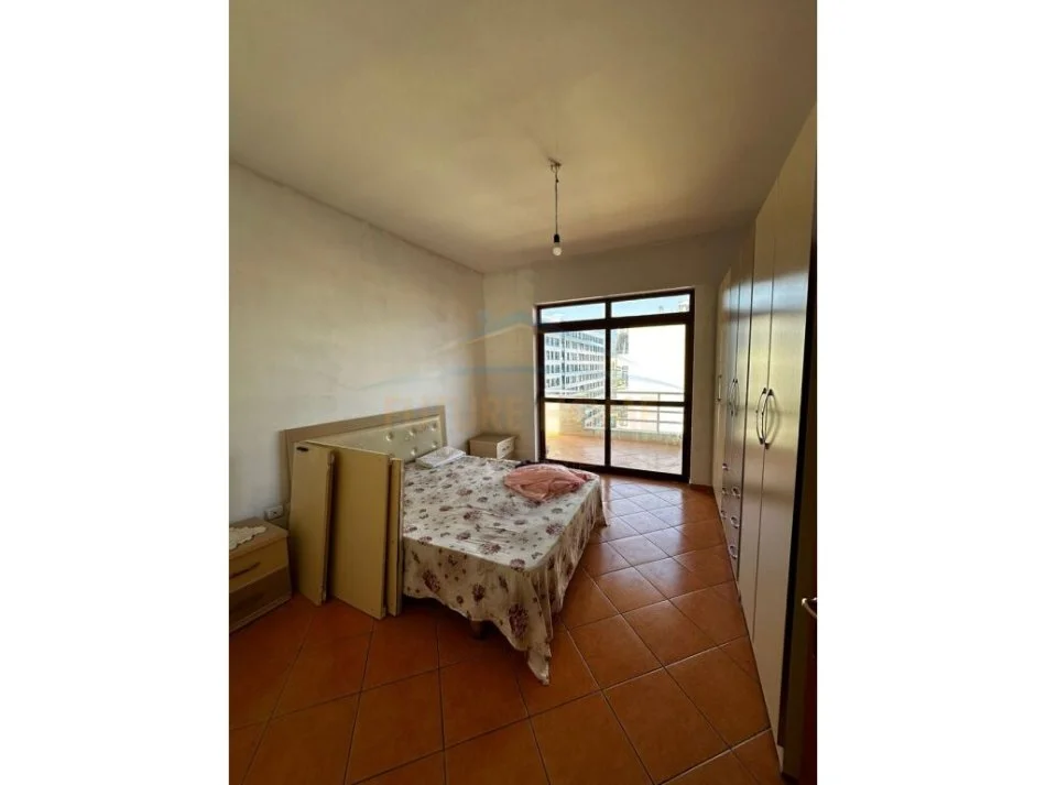 Tirane, jepet me qera apartament 2+1 Kati 8, 112 m² 500 € (Rruga e Kavajes)