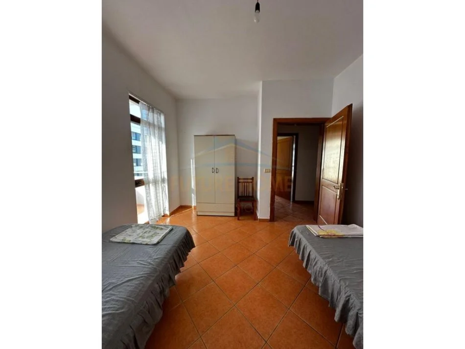 Tirane, jepet me qera apartament 2+1 Kati 8, 112 m² 500 € (Rruga e Kavajes)