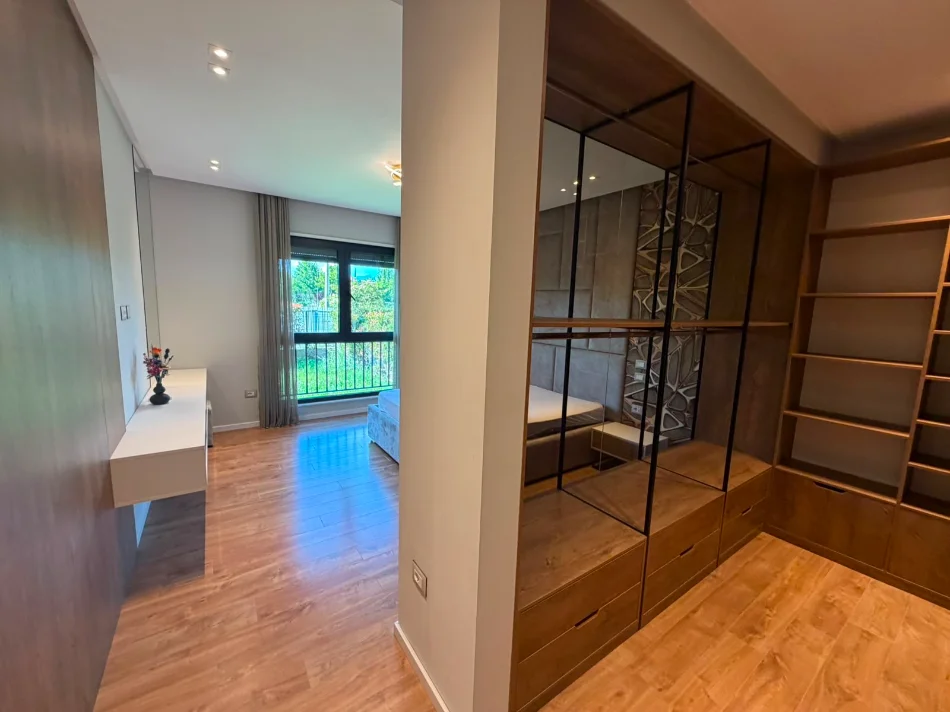 Tirane, shitet apartament 2+1 Kati 0, 400.000 € 