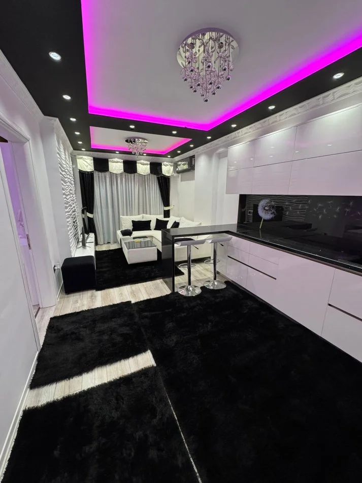 Tirane, jepet me qera apartament 2+1+Ballkon Kati 4, 90 m² 600 € (RRUGA MUHAMET DELIU)