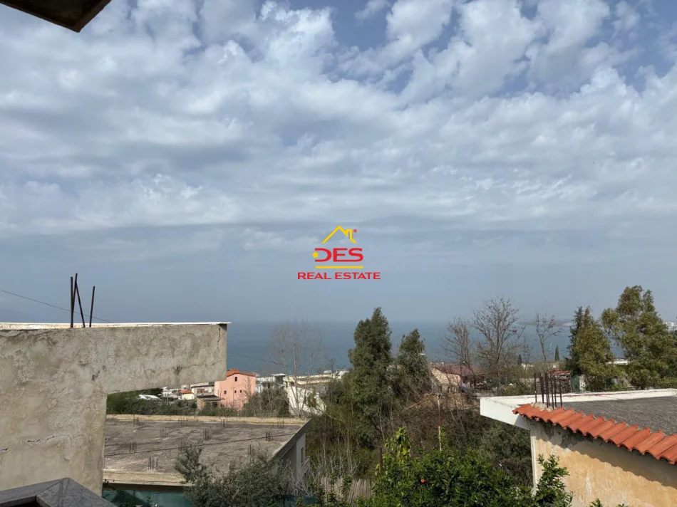 Vlore, shitet Vile Kati 0, 209 m² 220.000 € (Rruga Dhimitër Konomi)