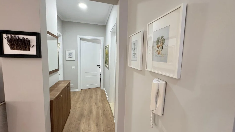 Tirane, jepet me qera apartament 2+1+Aneks+Ballkon , 95 m² 850 € (Liqeni i Thate Radisson)