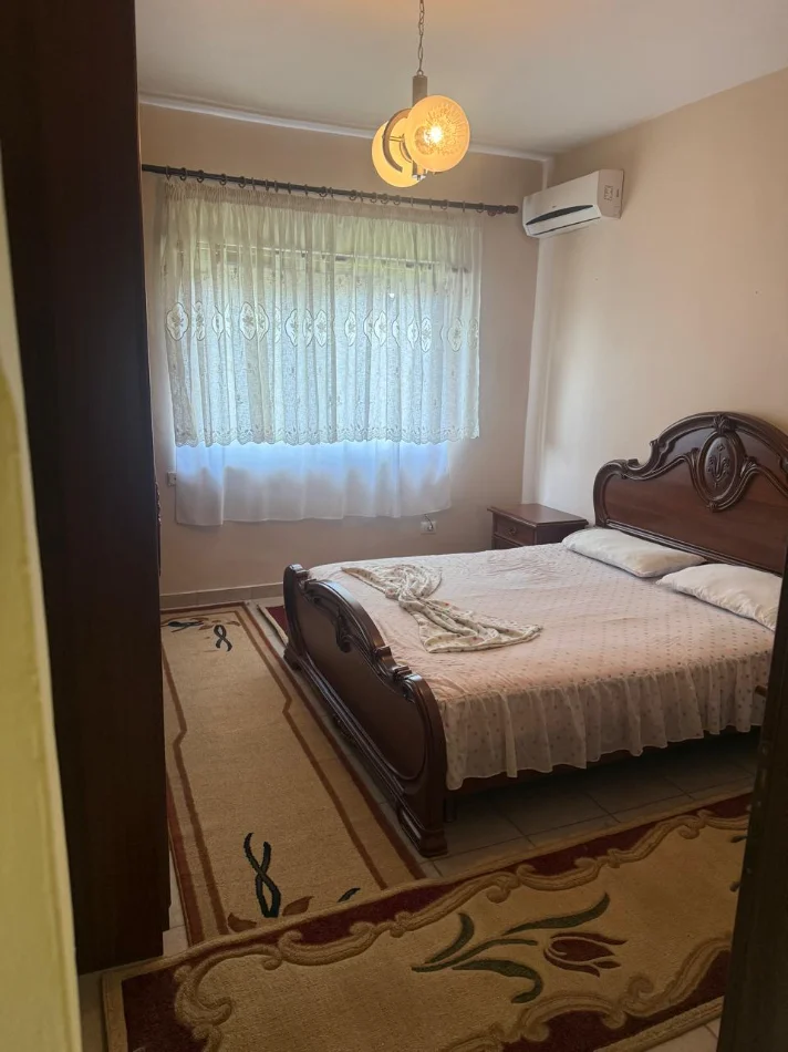 Tirane, jepet me qera apartament 2+1 Kati 2, 110 m² 400 € (Pranë Profarma)