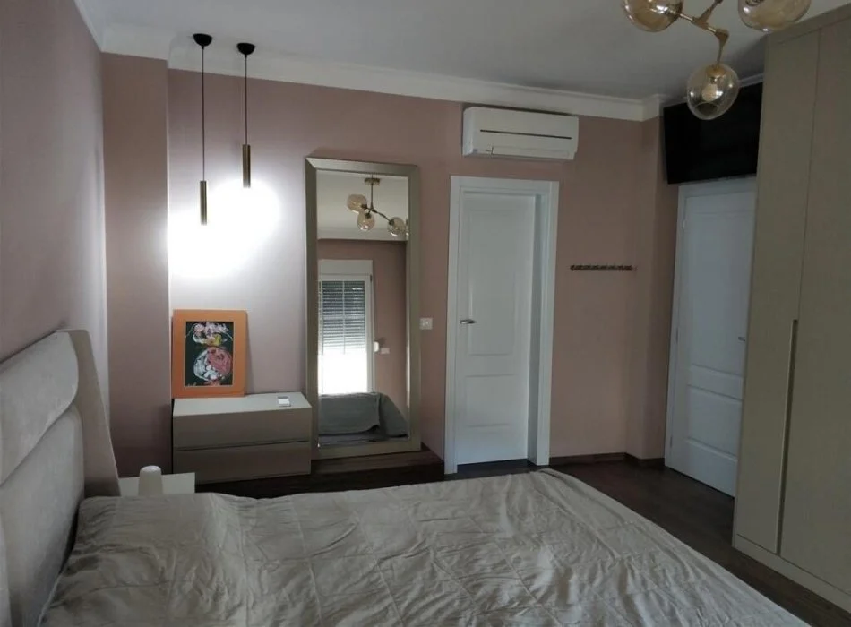 Tirane, jepet me qera , 