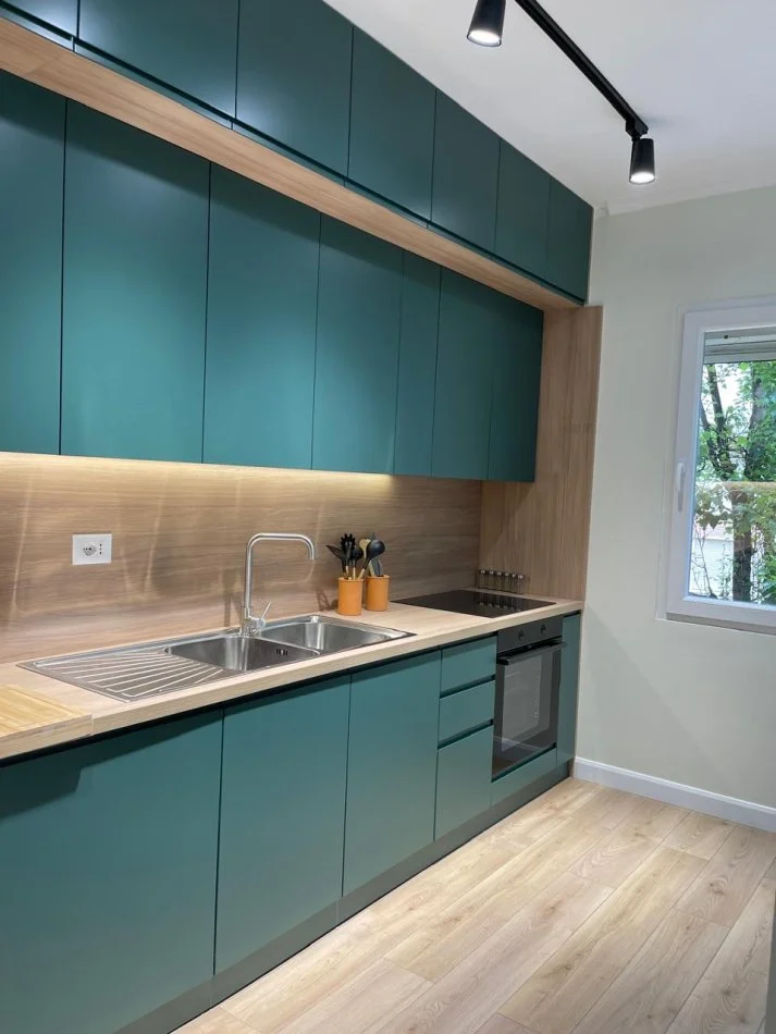 Tirane, jepet me qera apartament 2+1 Kati 3, 110 m² 950 € (Kristal Center)