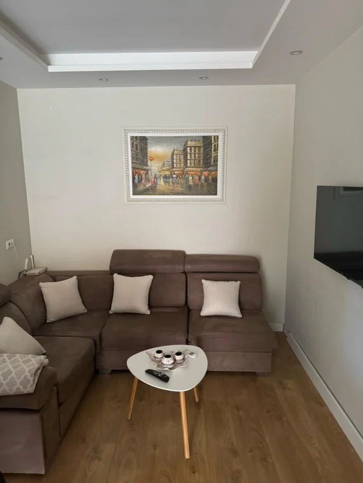 jepet me qera apartament 2+1 kompleksi dine fratari astir , 400 €