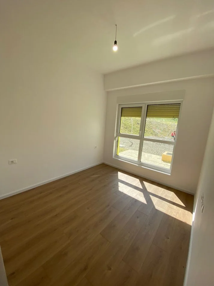 Tirane, jepet me qera apartament 2+1+Ballkon Kati 0, 87 m² 350 € (Rezidenca Kaimi, Ali Dem) OPP53150