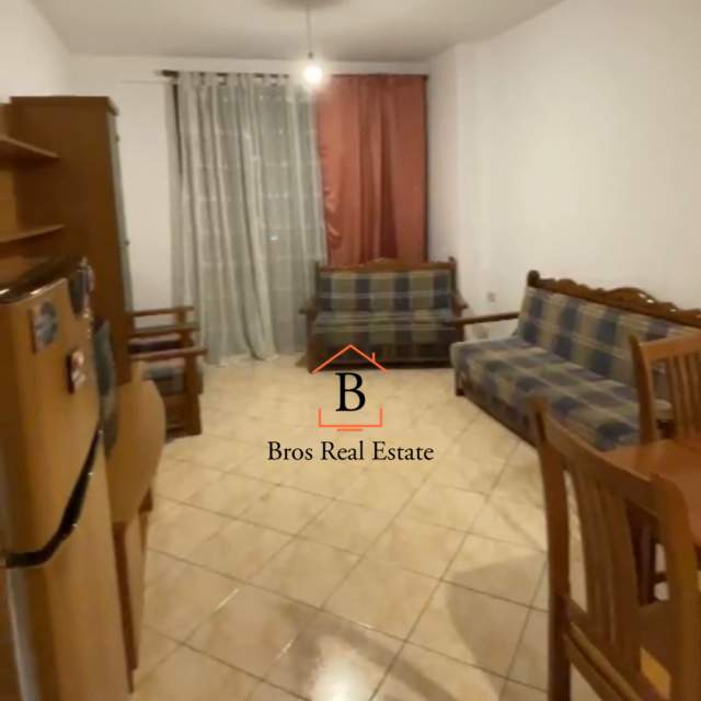 Tirane, jepet me qera apartament 1+1 Kati 9, 55 m² 350 Euro (21 Dhjetori,Hotel Mondial)