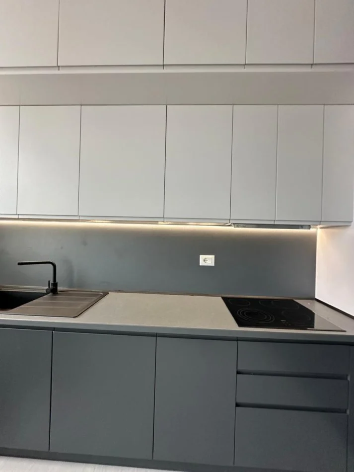 Tirane, jepet me qera apartament 2+1 Kati 8, 96 m² 700 € 