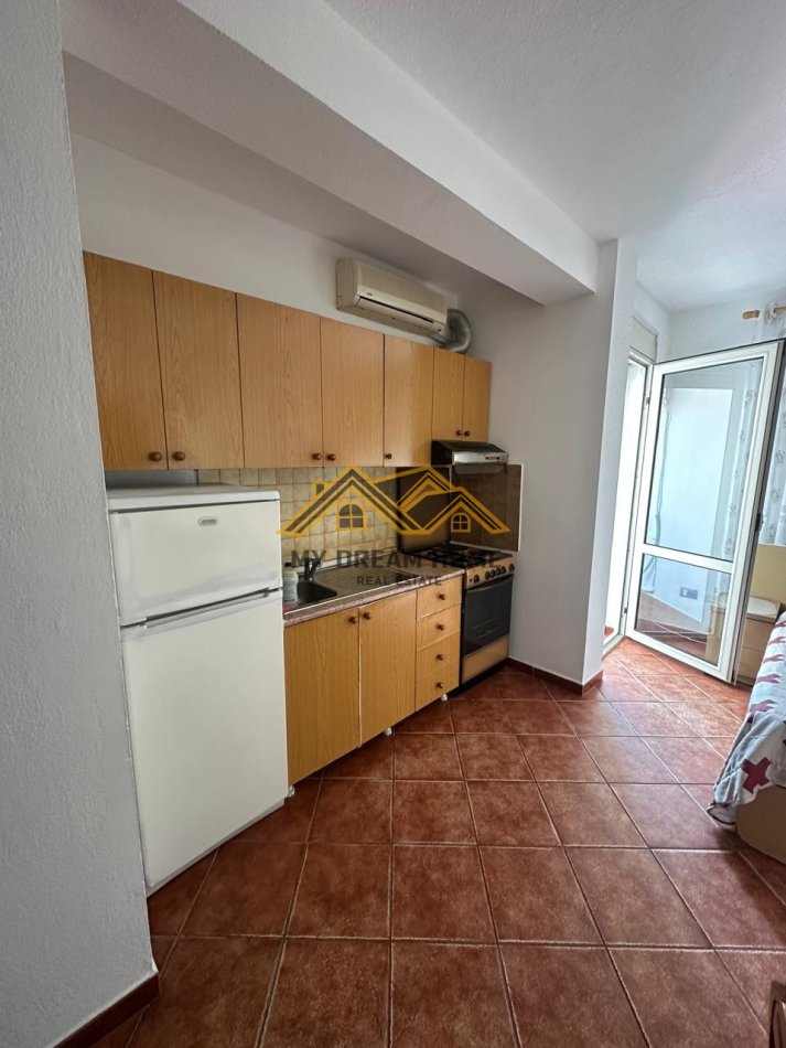Durres, jepet me qera garsonier 1+1 Kati 4, 40 m² 280 € (PLAZH HEKURUDHA)