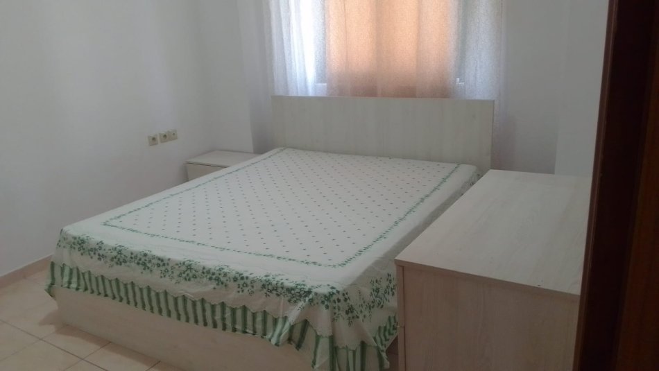 Tirane, jepet me qera apartament 3+1+Ballkon Kati 2, 120 m² 450 € (ASTIR)
