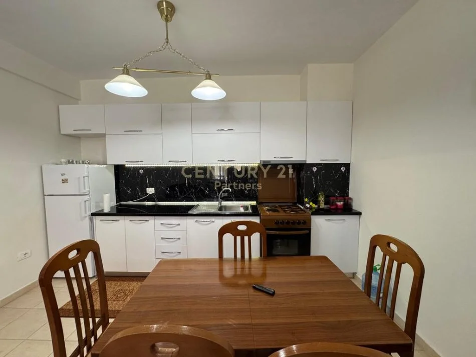 Tirane, jepet me qera apartament 1+1 Kati 7, 62 m² 380 € (Astir)