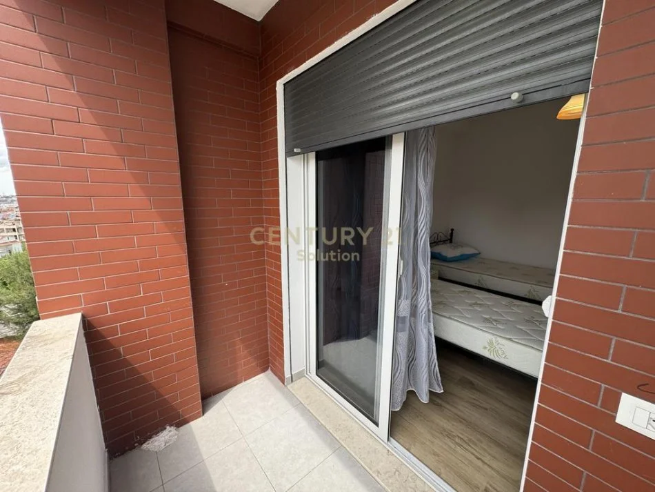 Tirane, jepet me qera apartament 2+1+Ballkon Kati 4, 84 m² 600 € (Rruga e Dibres)