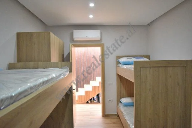 Tirane, jepet me qera apartament 5+1+Aneks+Ballkon Kati 6, 160 m² 1.500 € (RRUGA E DIBRES)