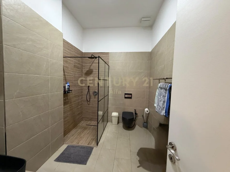 Tirane, shes apartament 2+1 Kati 1, 108 m² 220.000 € (Liqen i Thate)