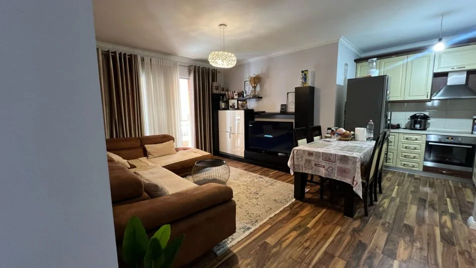Tirane, shitet apartament 2+1 Kati 6, 97 m² 130.000 € (Yzberisht)