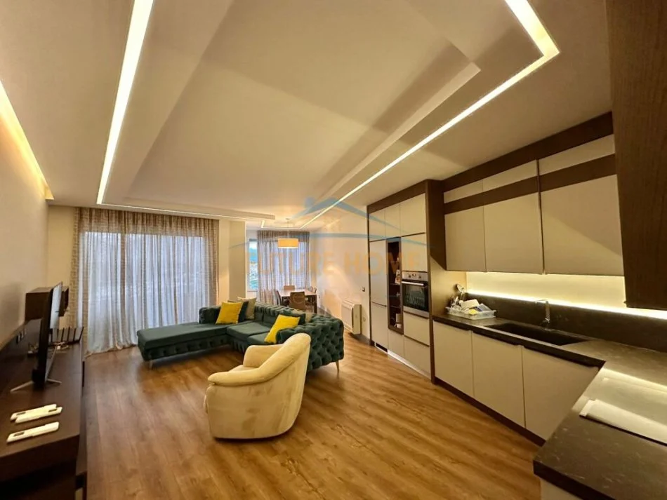 Tirane, jepet me qera apartament 2+1 Kati 2, 110 m² 800 € (Kopshti Botanik)