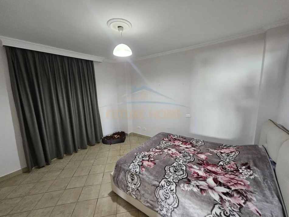 Tirane, shitet apartament 2+1+Ballkon Kati 8, 125 m² 240.000 € (Komuna e Parisit)