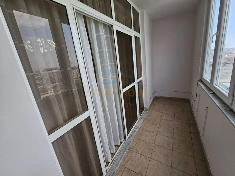 Tirane, shitet apartament 2+1+Ballkon Kati 8, 125 m² 240.000 € (Komuna e Parisit)