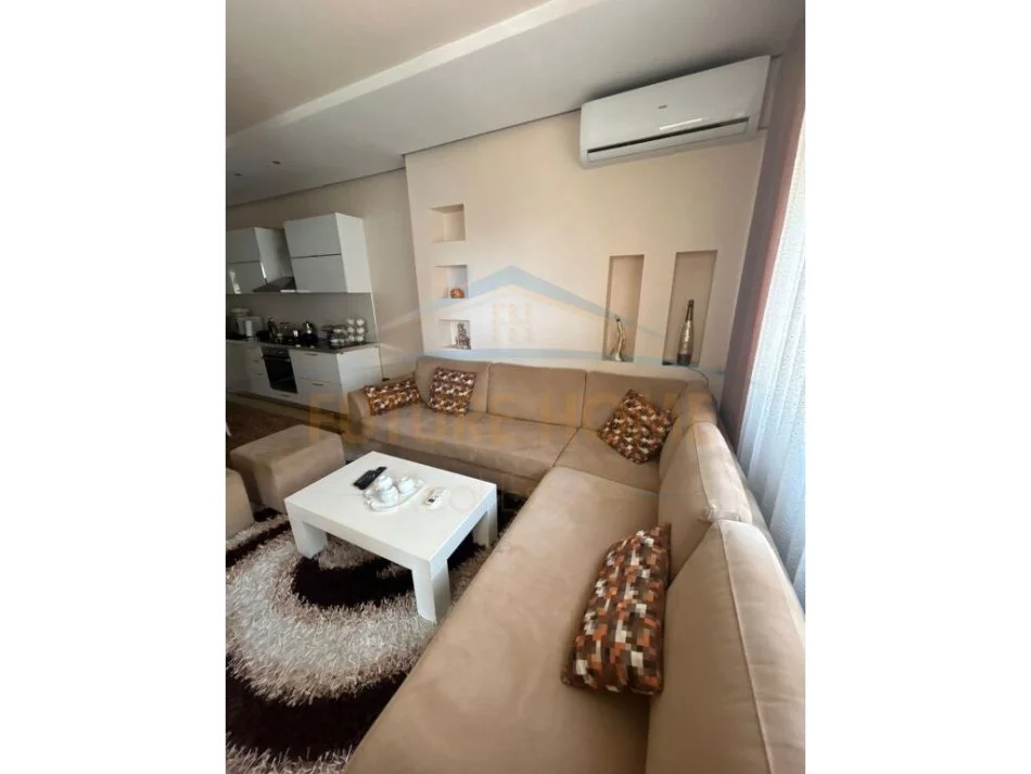 Tirane, jepet me qera apartament 2+1 Kati 2, 91 m² 400 € (Fresku)