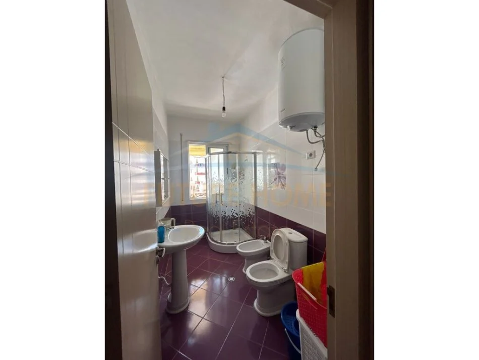 Tirane, jepet me qera apartament 2+1+Ballkon Kati 2, 106 m² 400 € (Fresku)