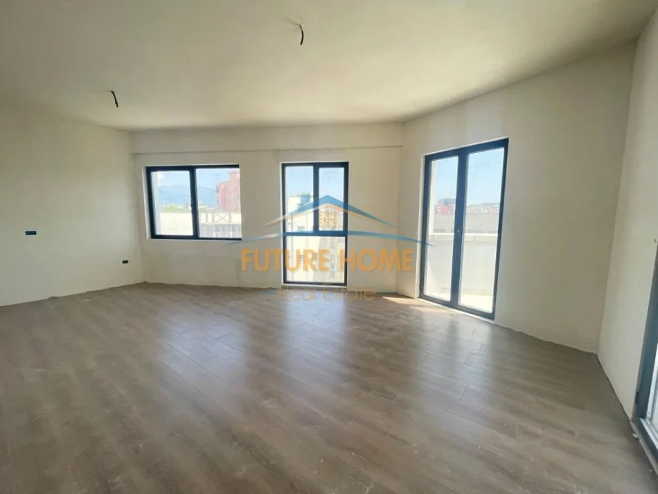Tirane, shitet apartament 3+1 Kati 3, 150 m² 298.000 € (Vasil Shanto)
