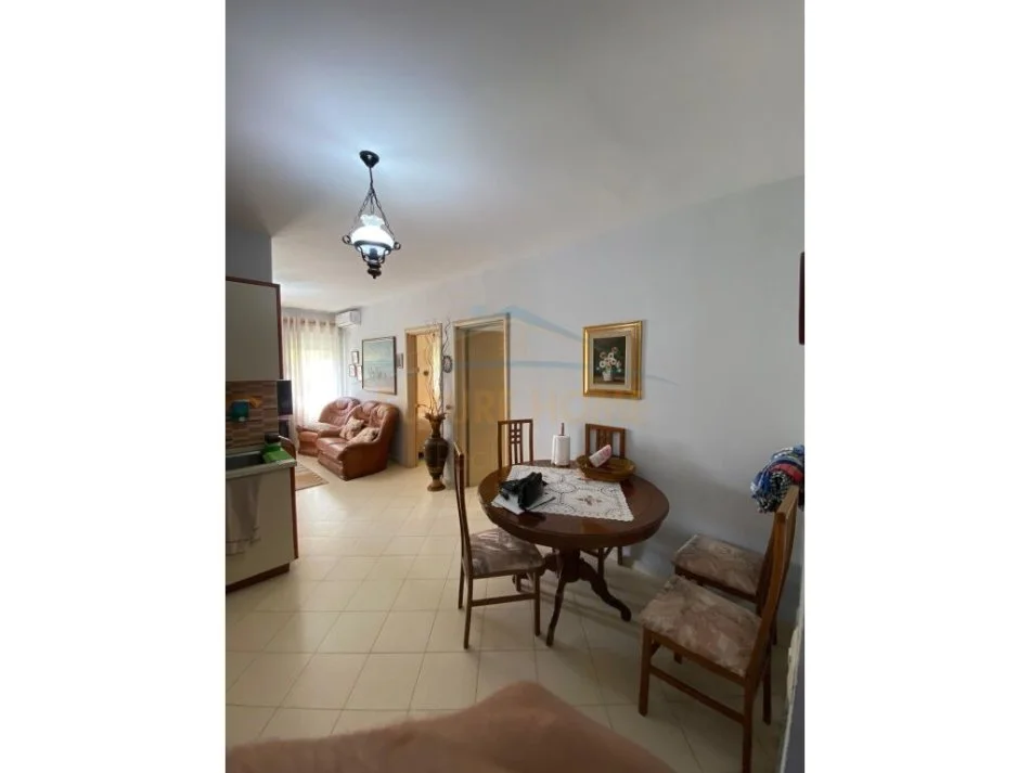 Tirane, jepet me qera apartament 2+1 Kati 2, 90 m² 600 € (Prokurorisë, Mine Peza)