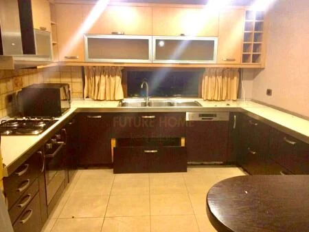 Tirane, shitet Vile 4+1 Kati 3, 379 m² 700.000 € (Vilat Gjermane, Tirane, AREA42675)