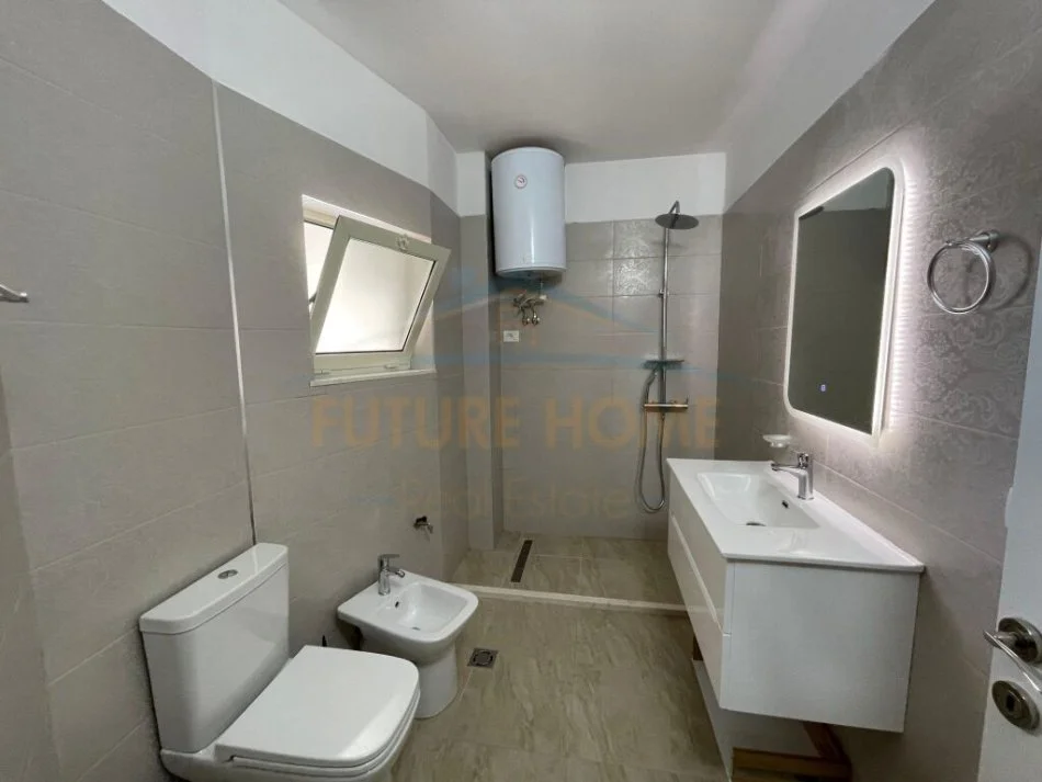 Tirane, shitet apartament 2+1 Kati 4, 95 m² 180.000 € (Stacioni i Trenit,)