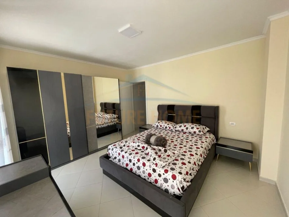 Tirane, jepet me qera apartament 2+1+Ballkon Kati 5, 96 m² 750 € (Haxhi Dalliu)