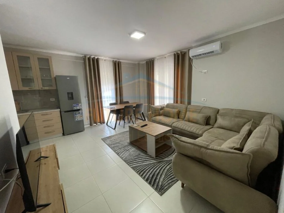 Tirane, jepet me qera apartament 2+1+Ballkon Kati 5, 96 m² 750 € (Haxhi Dalliu)