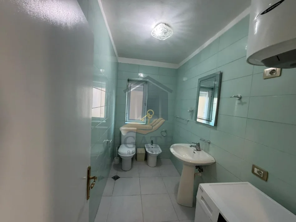 Durres, shitet apartament 2+1+Ballkon Kati 2, 92 m² 124.000 € (muzeumi durres)