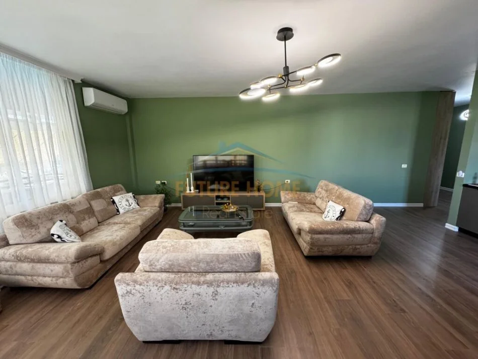 Tirane, jepet me qera apartament 2+1+Ballkon Kati 6, 140 m² 1.000 € (Liqeni Artificial)