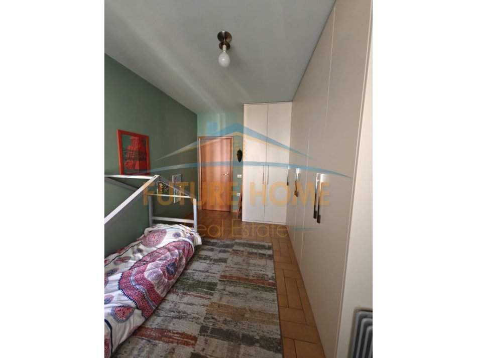 Tirane, jepet me qera apartament 2+1 , 106 m² 1.000 € (Rruga e Kavajes)