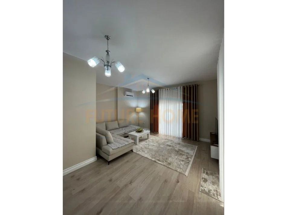 Tirane, jepet me qera apartament 1+1 Kati 6, 88 m² 700 € (Kinostudio)
