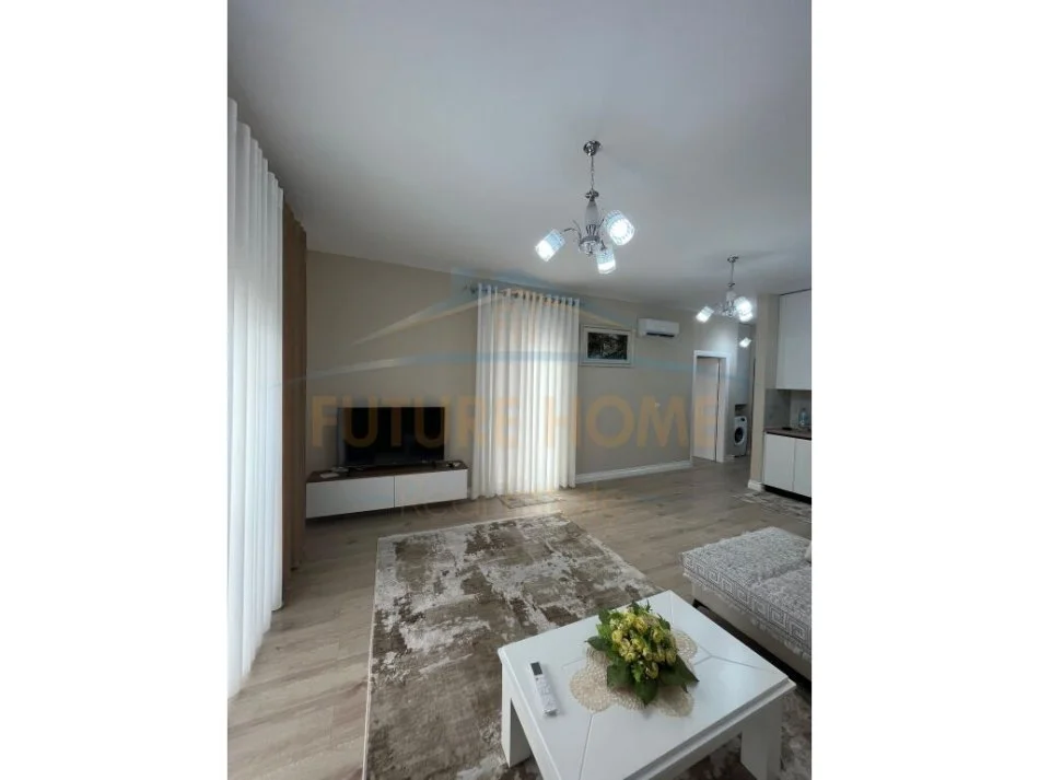 Tirane, jepet me qera apartament 1+1 Kati 6, 88 m² 700 € (Kinostudio)