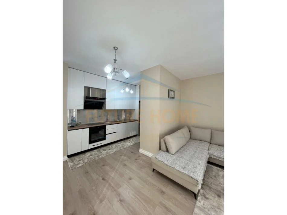 Tirane, jepet me qera apartament 1+1 Kati 6, 88 m² 700 € (Kinostudio)