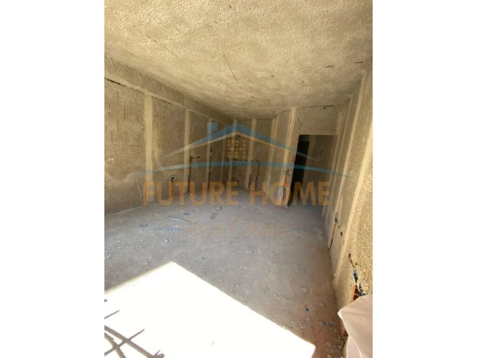 Tirane, shitet apartament 1+1+Ballkon Kati 8, 81 m² 96.360 € (Unaza e Re)