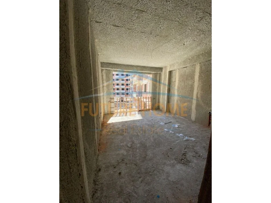 Tirane, shitet apartament 1+1 Kati 8, 80 m² 96.360 € (Unaza e Re.)