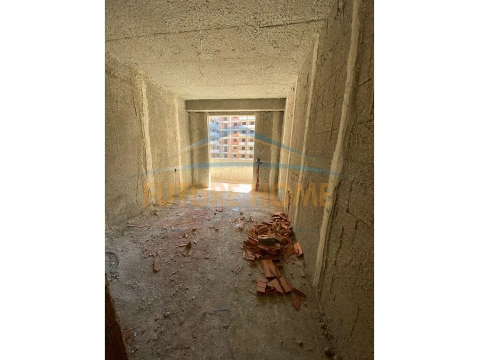 Tirane, shitet apartament 1+1+Ballkon Kati 8, 81 m² 96.360 € (Unaza e Re)