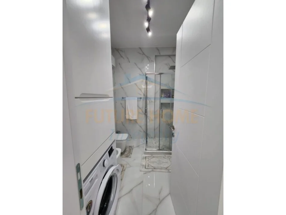 Tirane, shitet apartament 2+1+Ballkon Kati 8, 105 m² 235.000 € (Ali Demi)