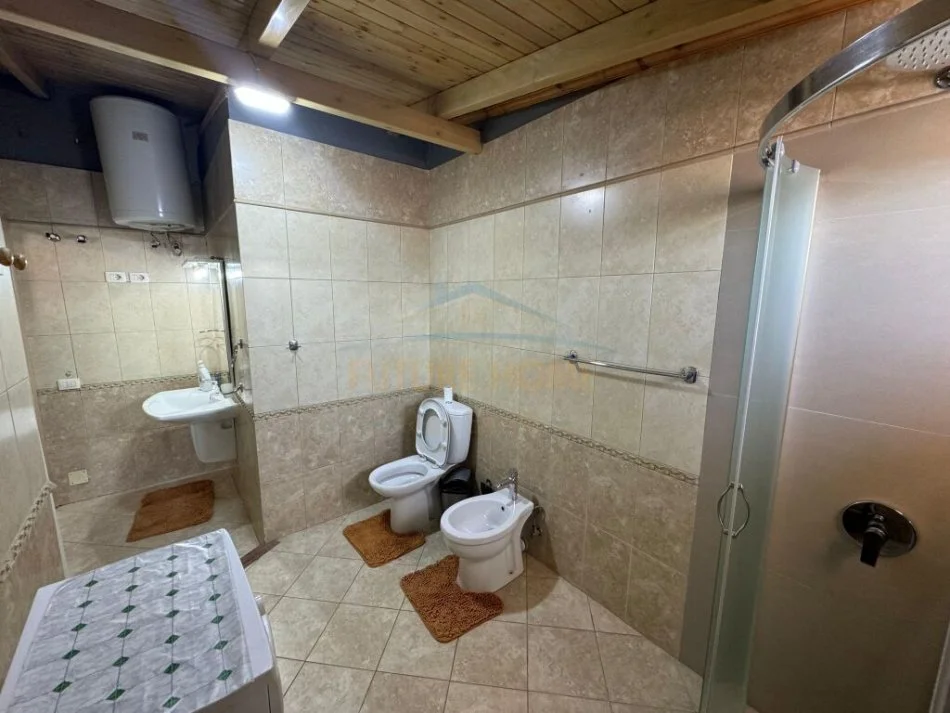 Tirane, jepet me qera apartament 2+1+Ballkon Kati 12, 95 m² 800 € (Sheshi Willson)