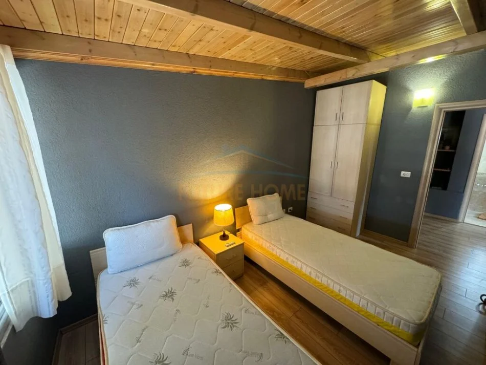 Tirane, jepet me qera apartament 2+1+Ballkon Kati 12, 95 m² 800 € (Sheshi Willson)