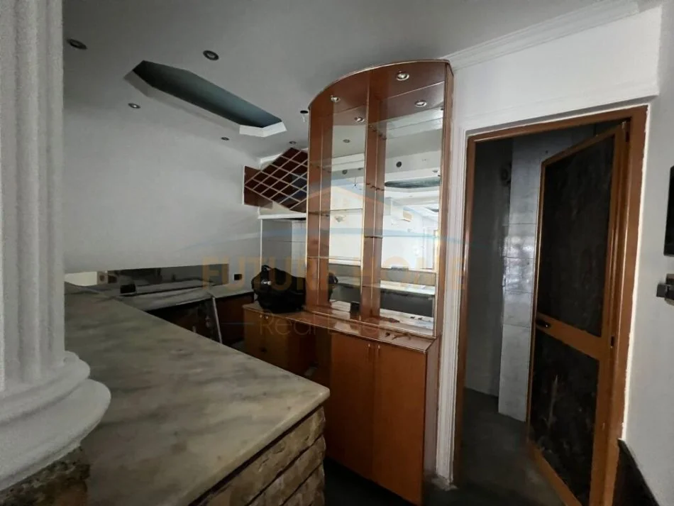 Tirane, shitet ambjent biznesi Kati 0, 40 m² 88.000 € (Dritan Hoxha)