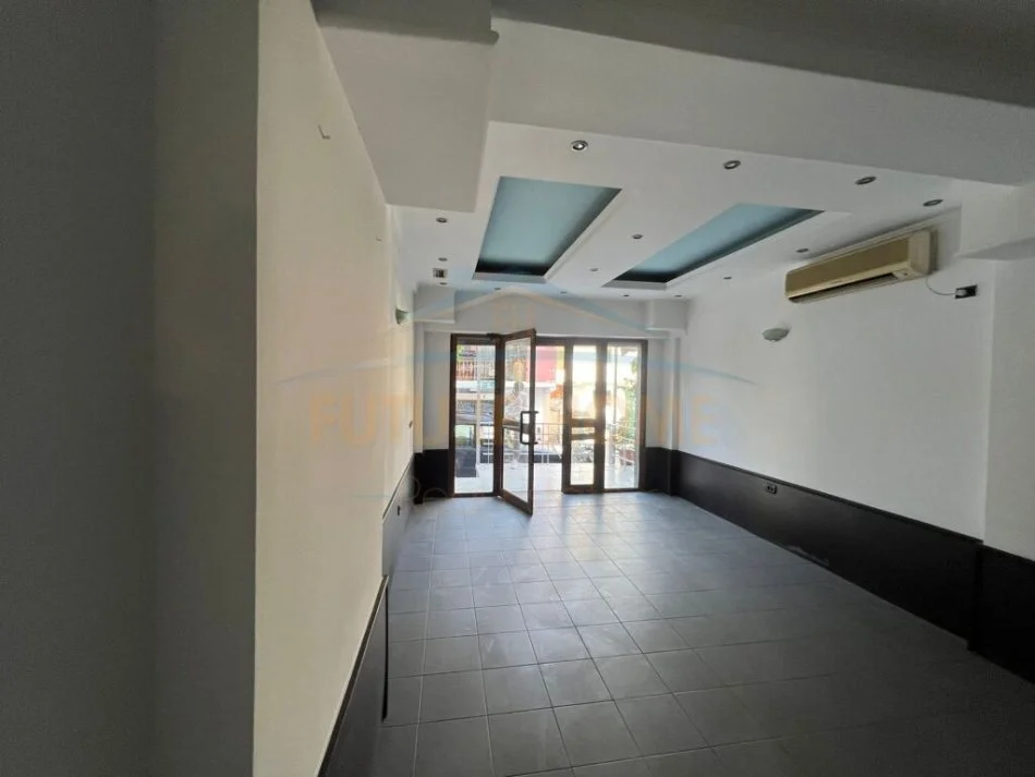 Tirane, shitet dyqan Kati 0, 40 m² 88.000 € (Dritan Hoxha)