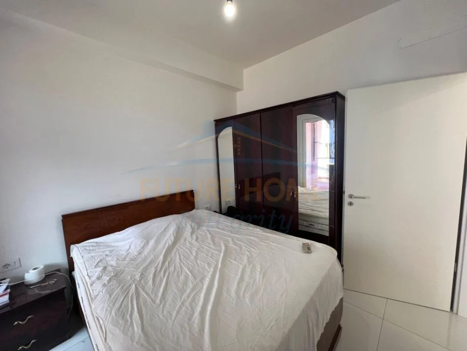 Tirane, jepet me qera apartament 2+1 Kati 4, 69 m² 400 € (ALI DEM)