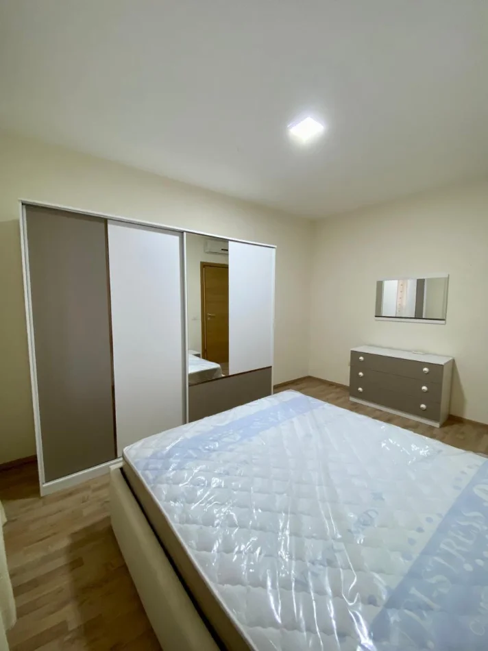 Tirane, jepet me qera apartament 1+1 Kati 1, 65 m² 550 € 