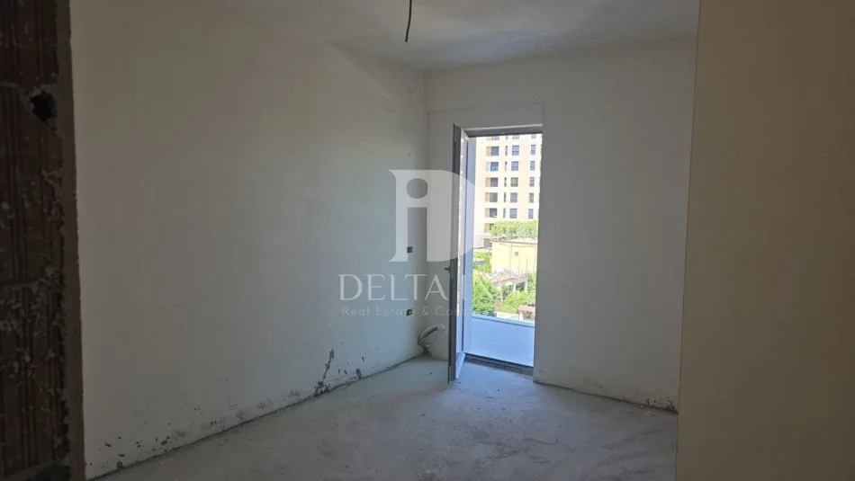 Tirane, shitet apartament 2+1+Aneks+Ballkon Kati 3, 110 m² 191.500 € (Ish Fusha e Aviacionit)