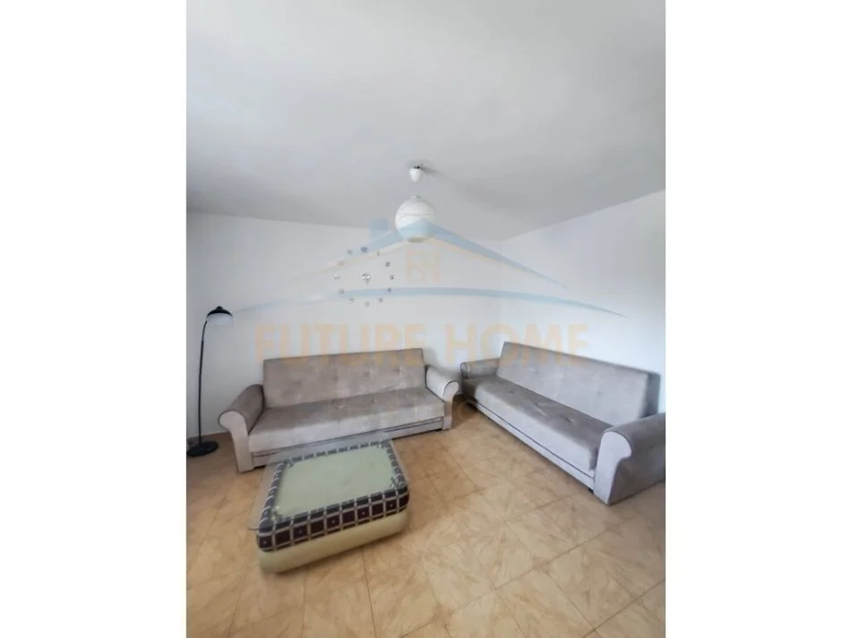Tirane, jepet me qera apartament 2+1 Kati 4, 78 m² 400 € (ALI DEM)