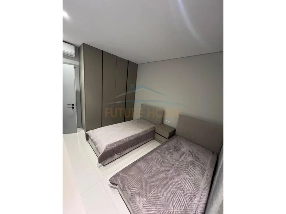 Tirane, jepet me qera apartament 2+1+Ballkon Kati 6, 90 m² 650 € (Don Bosco)
